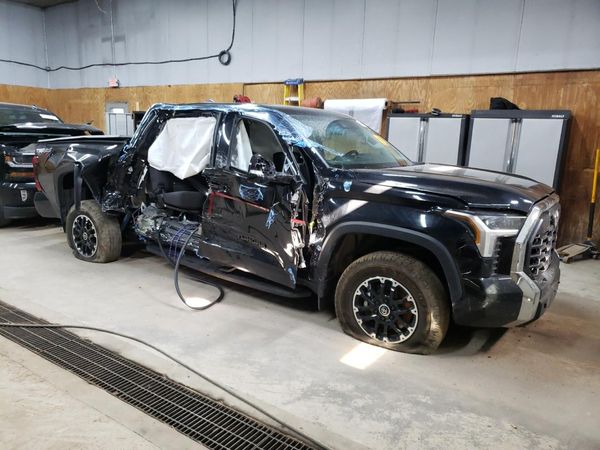 2024 TOYOTA TUNDRA SR5