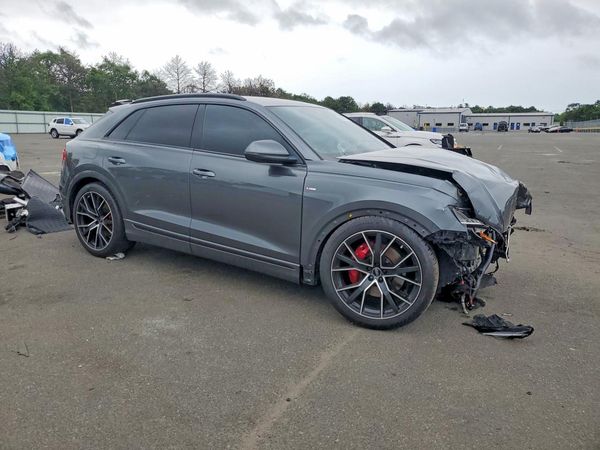 2023 AUDI Q8 S Line quattro Prestige — Passenger 3/4