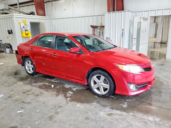 2012 TOYOTA CAMRY — Passenger 3/4