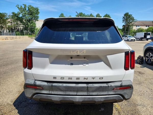2022 KIA SORENTO LX