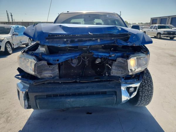 2017 TOYOTA TUNDRA SR5