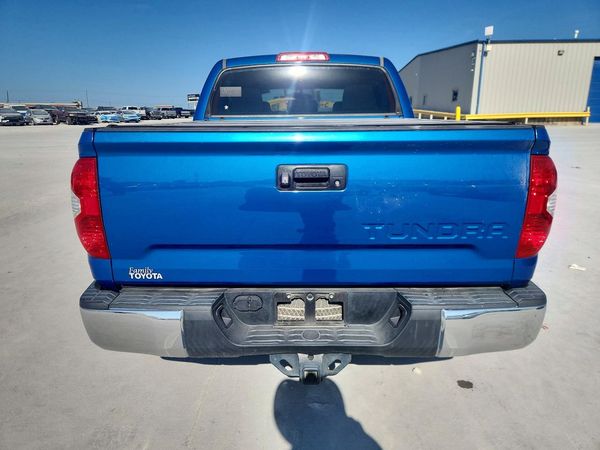 2017 TOYOTA TUNDRA SR5