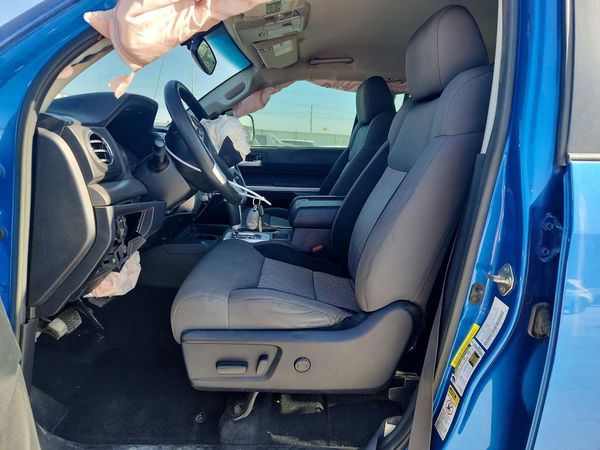 2017 TOYOTA TUNDRA SR5