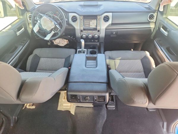 2017 TOYOTA TUNDRA SR5