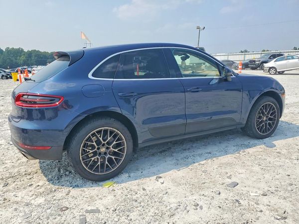 2015 PORSCHE MACAN