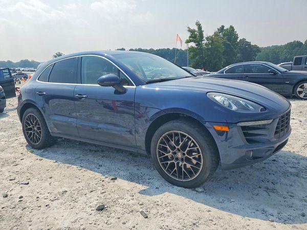 2015 PORSCHE MACAN