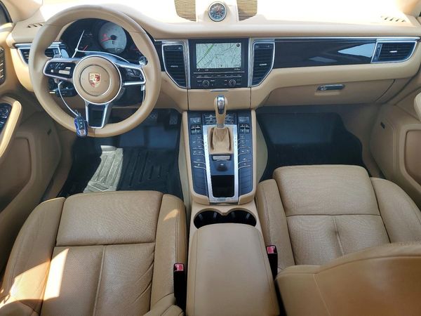 2015 PORSCHE MACAN