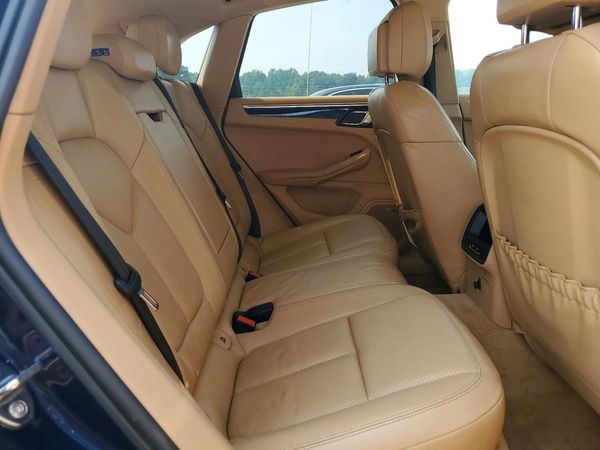 2015 PORSCHE MACAN