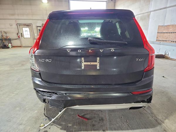 2021 VOLVO XC90