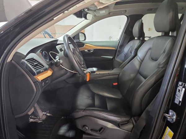2021 VOLVO XC90