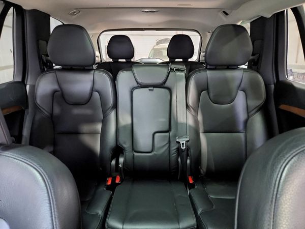 2021 VOLVO XC90