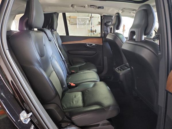 2021 VOLVO XC90