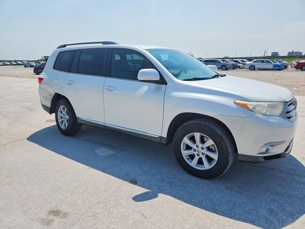 2012 TOYOTA HIGHLANDER Base/Hybrid — Passenger 3/4