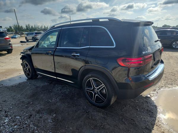 2024 MERCEDES-BENZ GLB GLB250