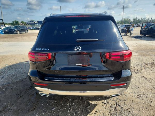2024 MERCEDES-BENZ GLB GLB250