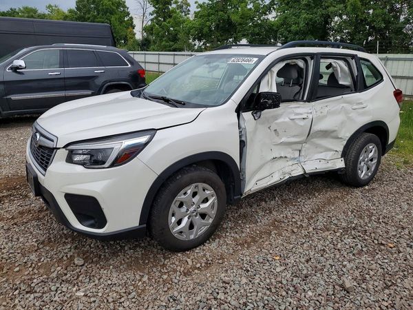 2021 SUBARU FORESTER Base