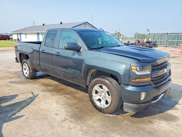 2017 CHEVROLET SILVERADO LT