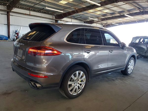 2016 PORSCHE CAYENNE E-Hybrid
