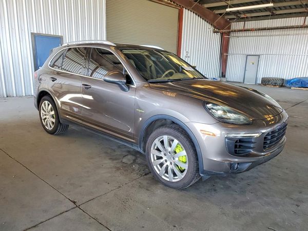 2016 PORSCHE CAYENNE E-Hybrid