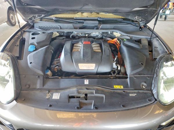 2016 PORSCHE CAYENNE E-Hybrid