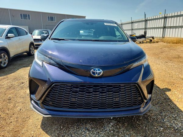 2025 TOYOTA SIENNA