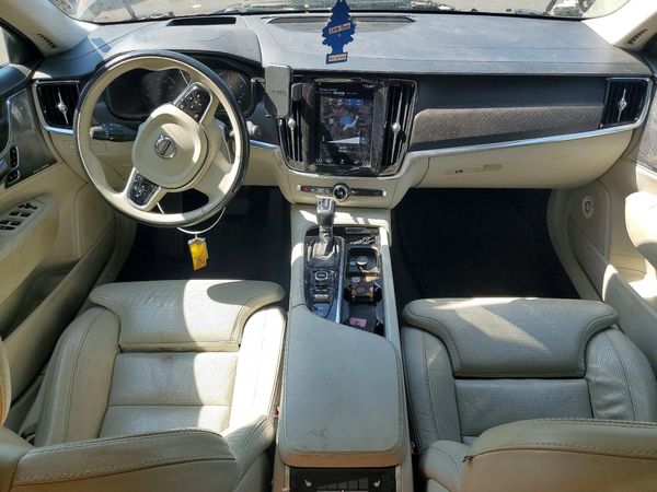 2017 VOLVO V90 CROSS COUNTRY Inscription