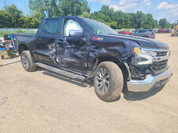 2024 CHEVROLET SILVERADO LT — Passenger 3/4