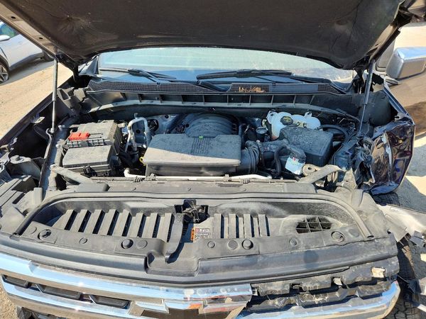 2024 CHEVROLET SILVERADO LT — Engine bay