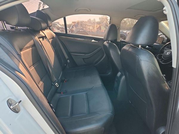 2017 VOLKSWAGEN JETTA SEL, SEL Premium
