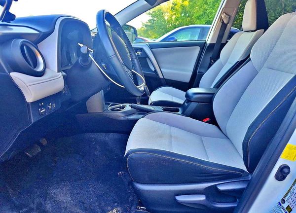 2017 TOYOTA RAV4 XLE