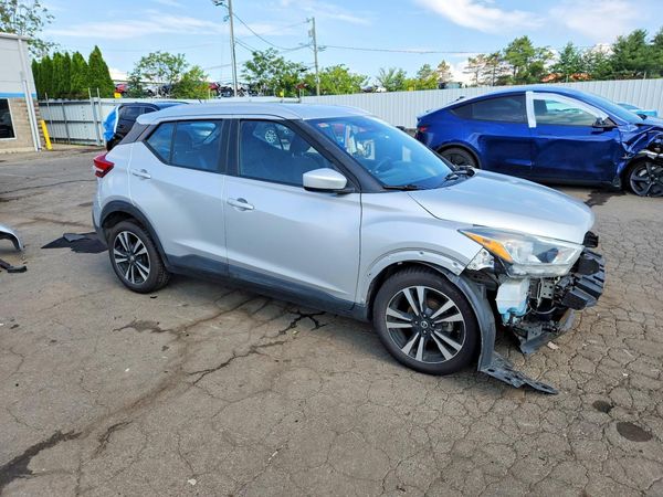 2020 NISSAN KICKS