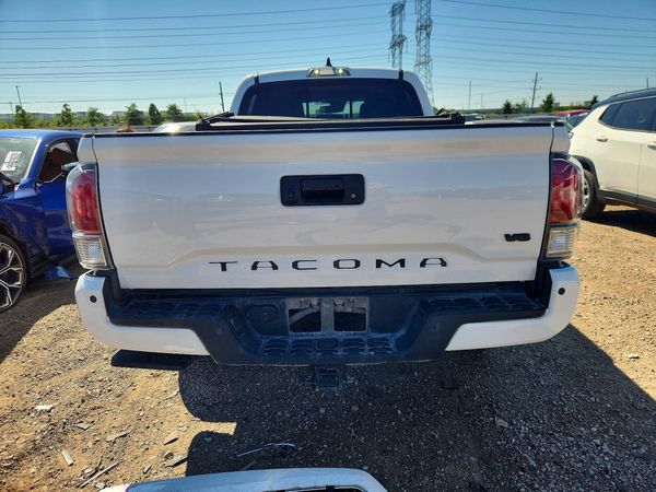 2022 TOYOTA TACOMA SR5