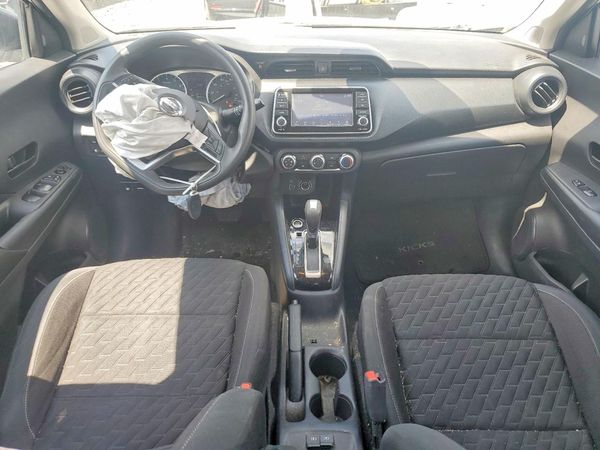2021 NISSAN KICKS