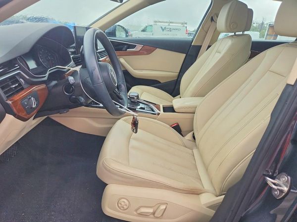 2023 AUDI A4 quattro Premium