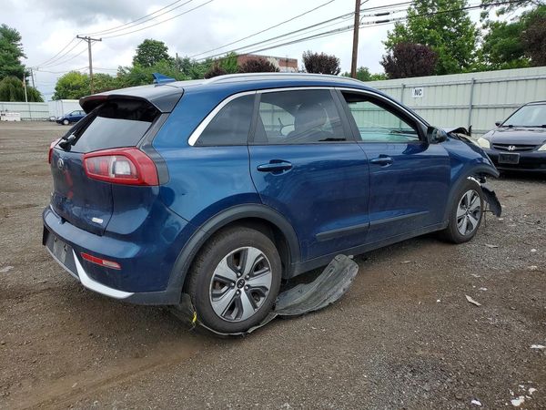 2017 KIA NIRO