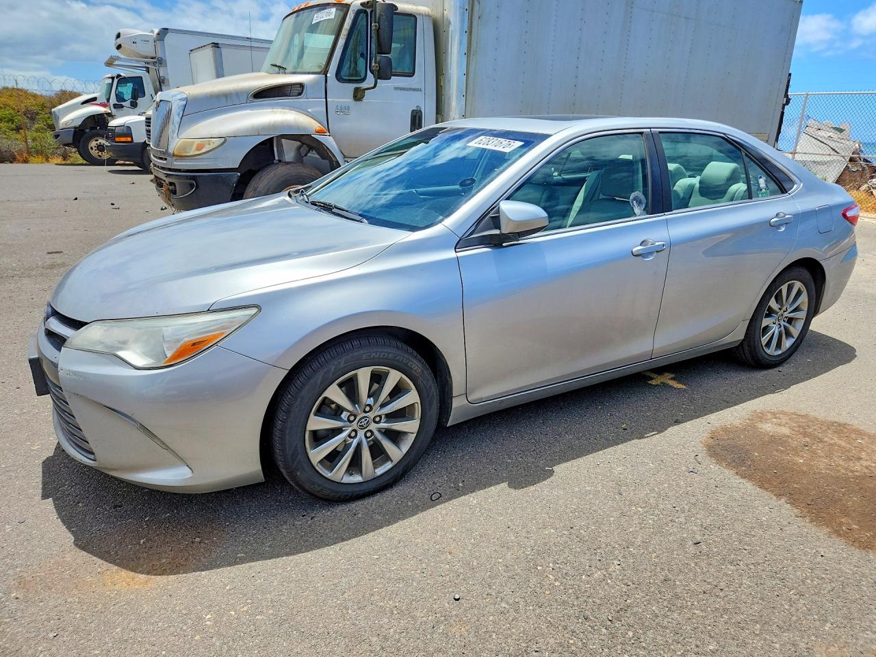 2015 TOYOTA CAMRY — Front 3/4