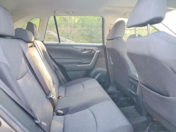 2019 TOYOTA RAV4 XLE / XLE Premium 4WD