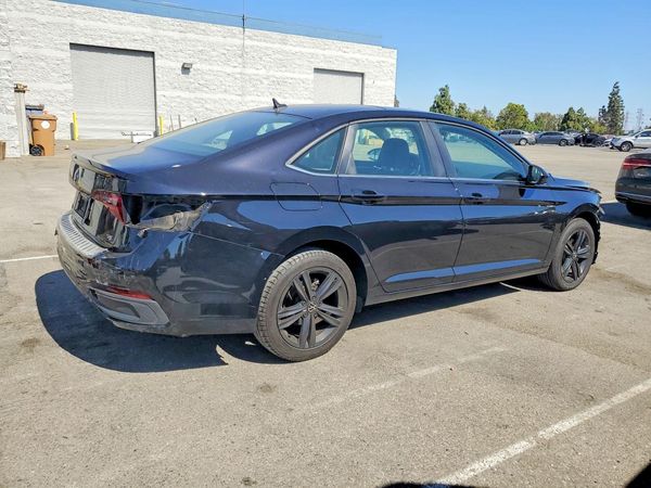 2023 VOLKSWAGEN JETTA SE w/ Sunroof