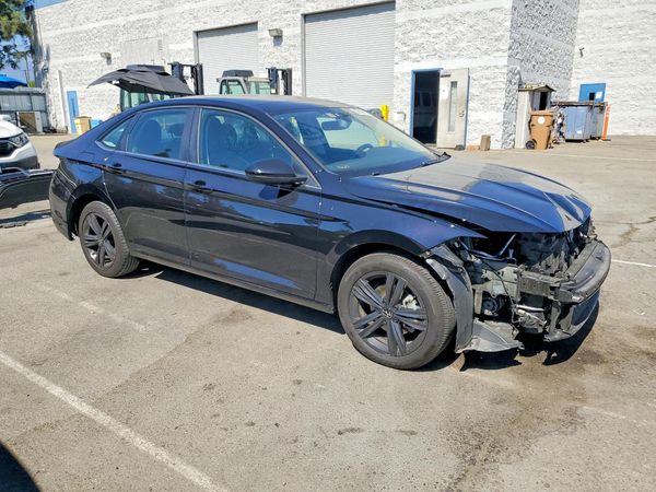 2023 VOLKSWAGEN JETTA SE w/ Sunroof