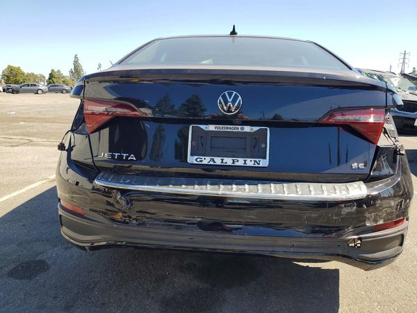 2023 VOLKSWAGEN JETTA SE w/ Sunroof