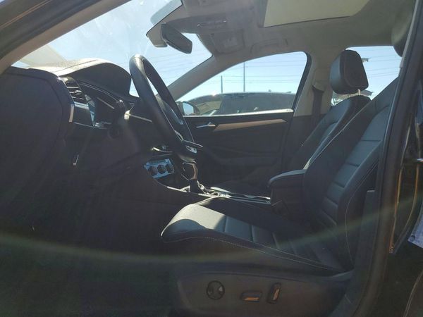 2023 VOLKSWAGEN JETTA SE w/ Sunroof