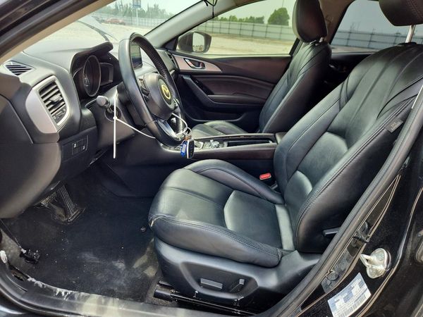 2018 MAZDA 3 Touring