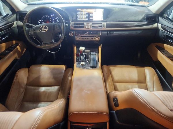 2016 LEXUS LS