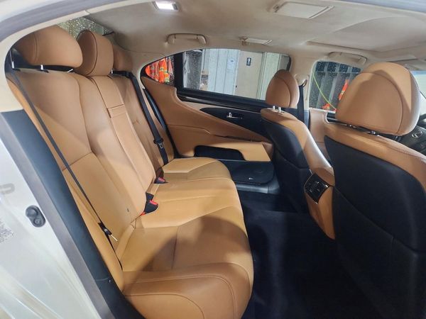2016 LEXUS LS