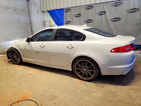 2015 JAGUAR XF Sport & Portfolio