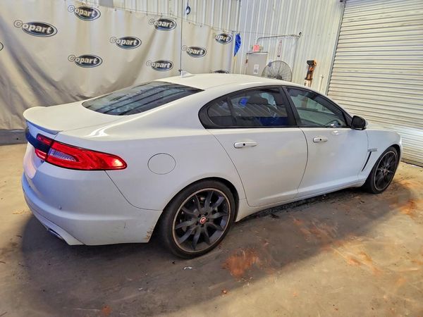 2015 JAGUAR XF Sport & Portfolio
