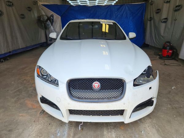 2015 JAGUAR XF Sport & Portfolio