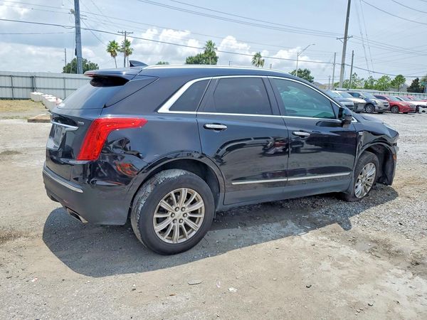 2017 CADILLAC XT5
