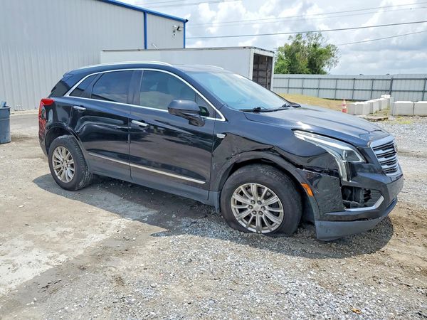 2017 CADILLAC XT5