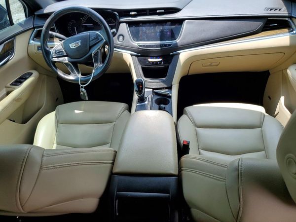 2017 CADILLAC XT5